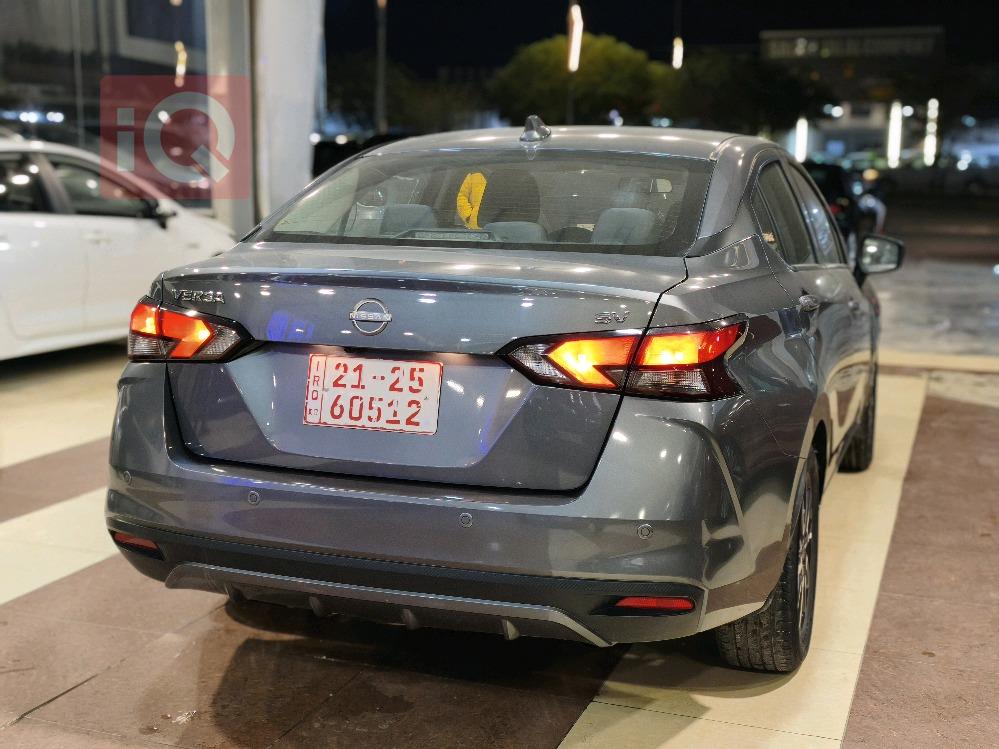 نیسان ڤێرسا